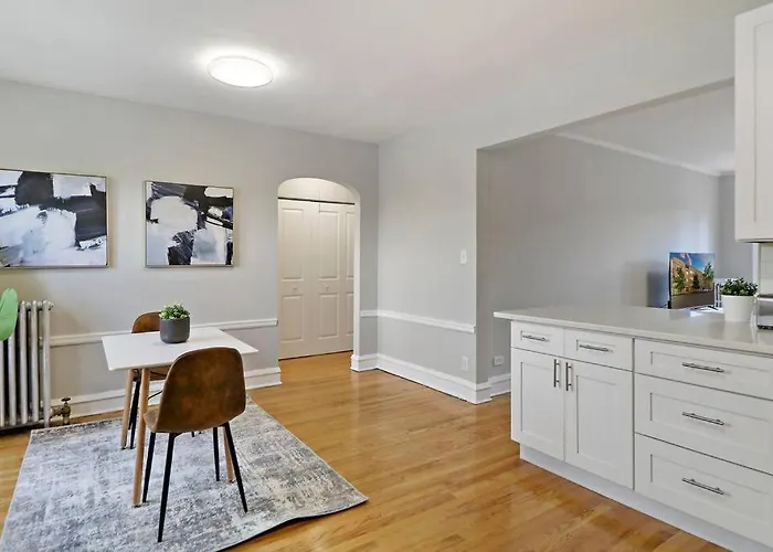 Апартаменты Spacious & Inviting 1br In - Cullom B2 *